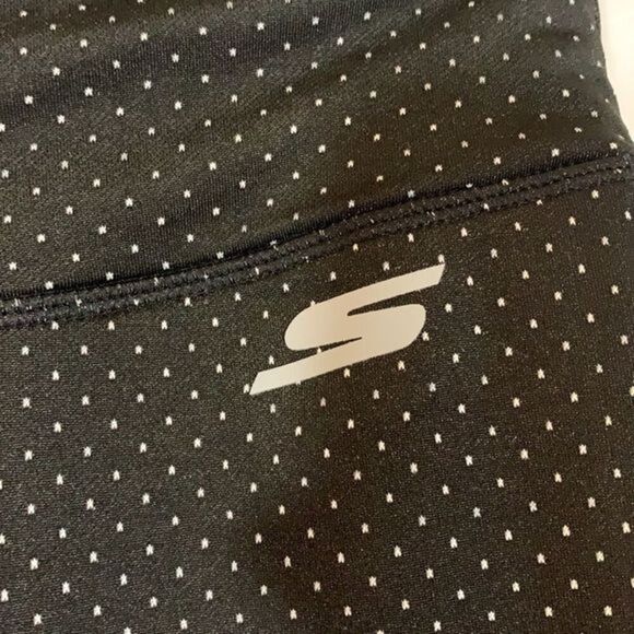 Sketchers Black & White Polkadot Cropped Leggings - Picture 4 of 7